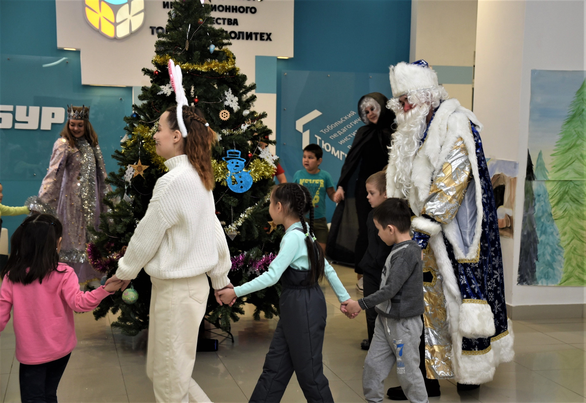 Новогодний праздник для маленьких тоболяков | 23.12.2022 | Тобольск -  БезФормата