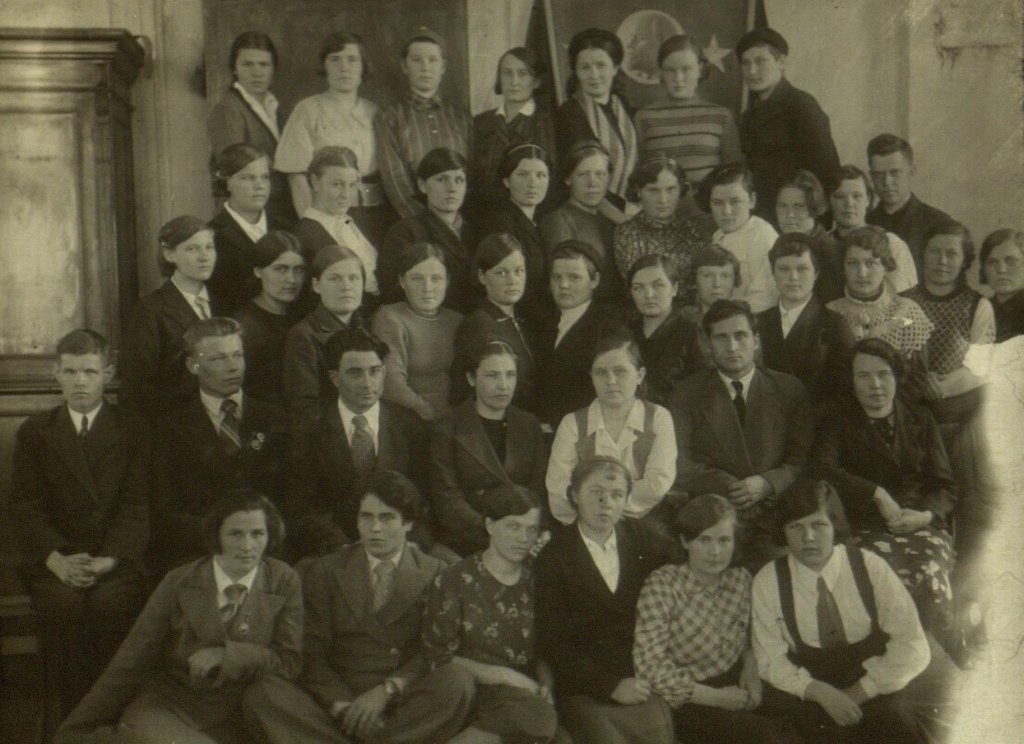 Студенты филологического отделения, 1941 г..jpg